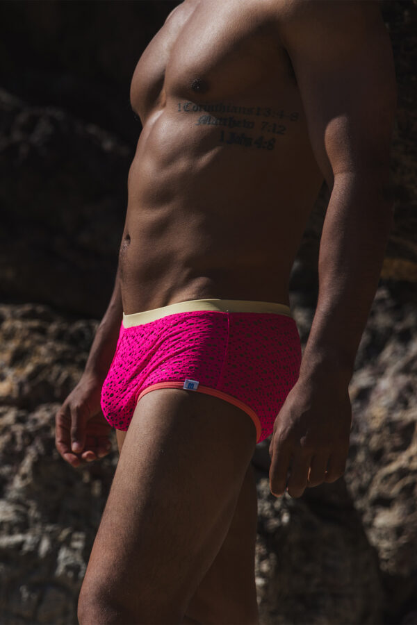 Bells Highlight Pink 007 Trunk 04